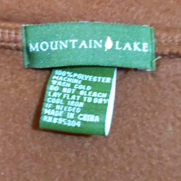 lds Mountain Lake Fall/Winter cape SMOKE FREE ENVIRONMENT - Picture 2 of 2